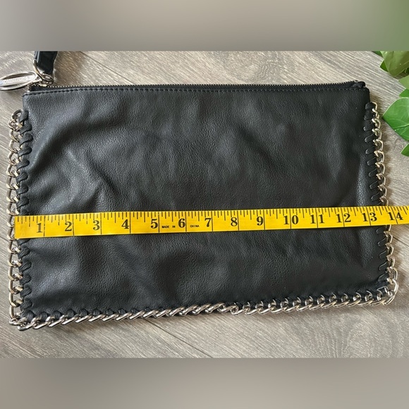 Carlos by Carlos Santana Black Clutch Wristlet with Silver Chain Detail. - Picture 9 of 9
